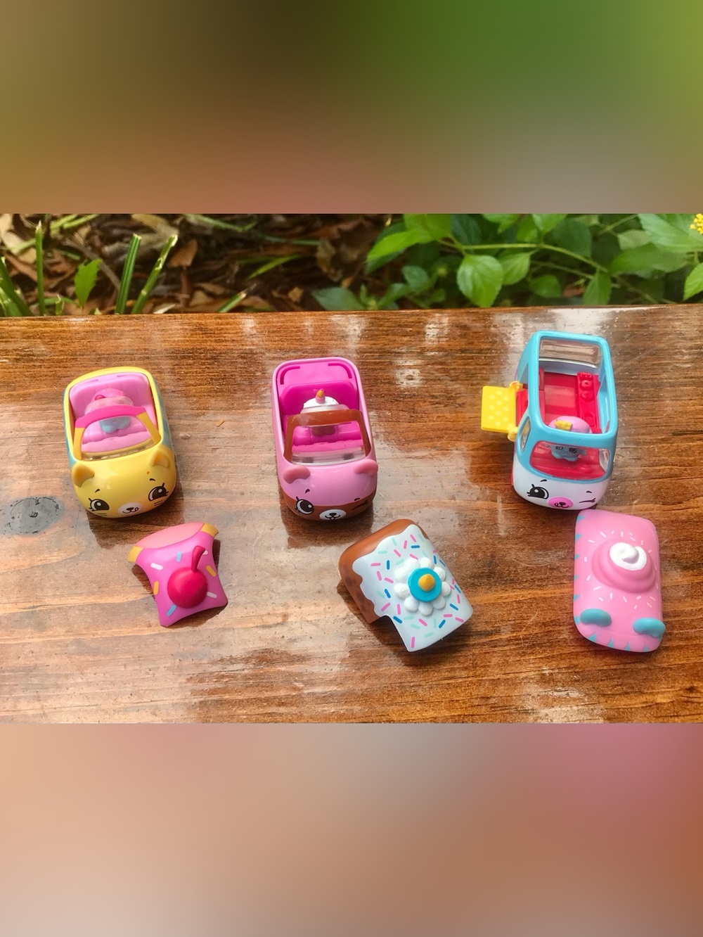 3 SHOPKINS Cutie Cars & Matching Mini Figures Toy Vehicle Playset